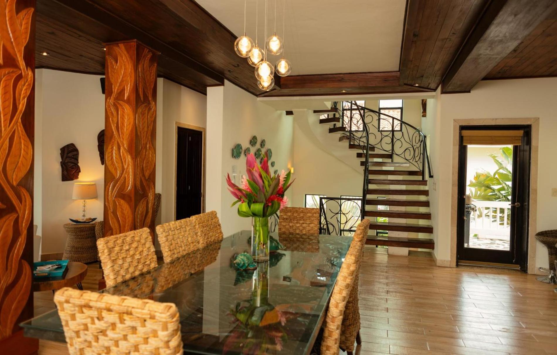Jammin Gecko - 3 Story Oceanfront Luxury Villa 5 Bedroom w Pool
