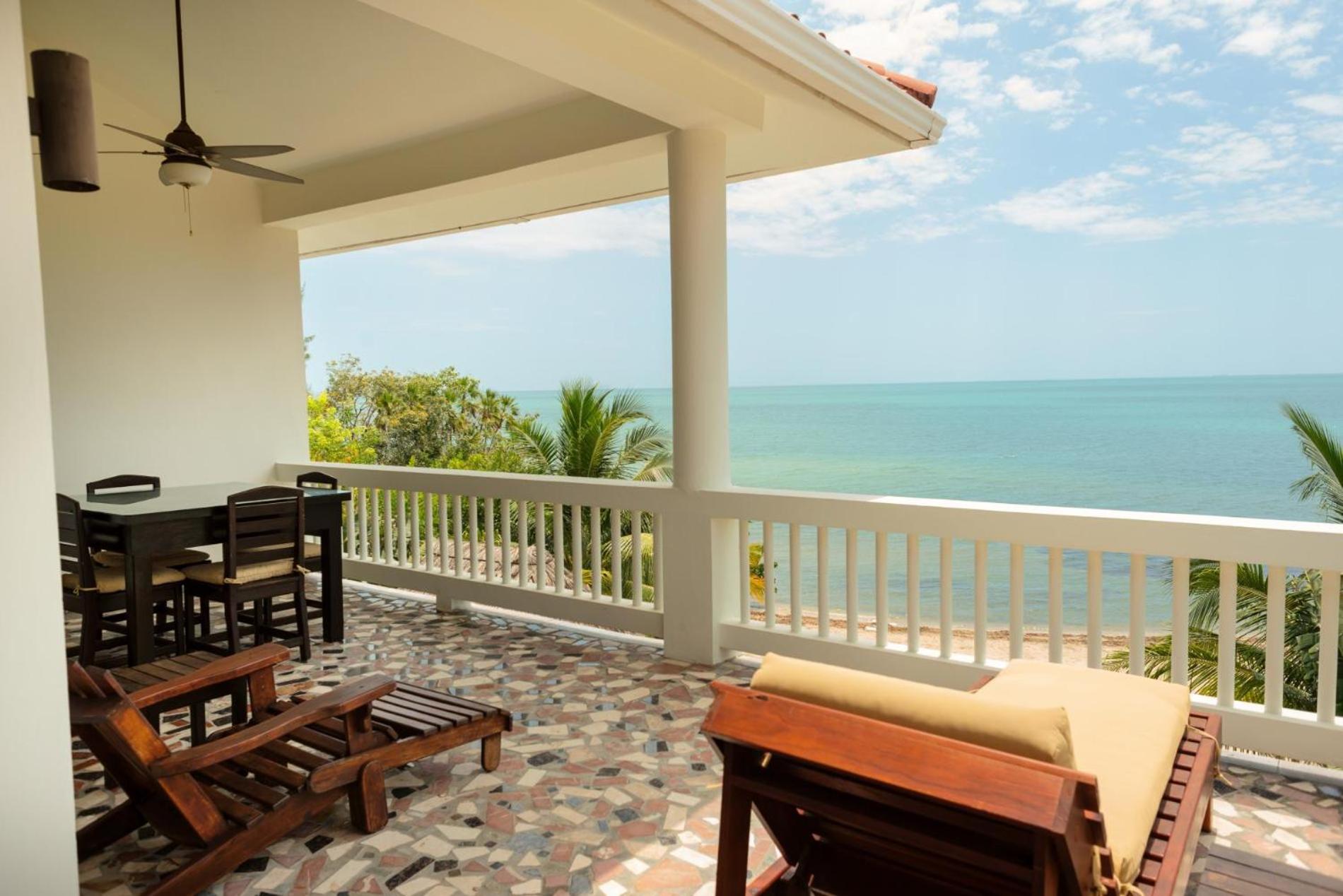 Jammin Gecko - 3 Story Oceanfront Luxury Villa 5 Bedroom w Pool
