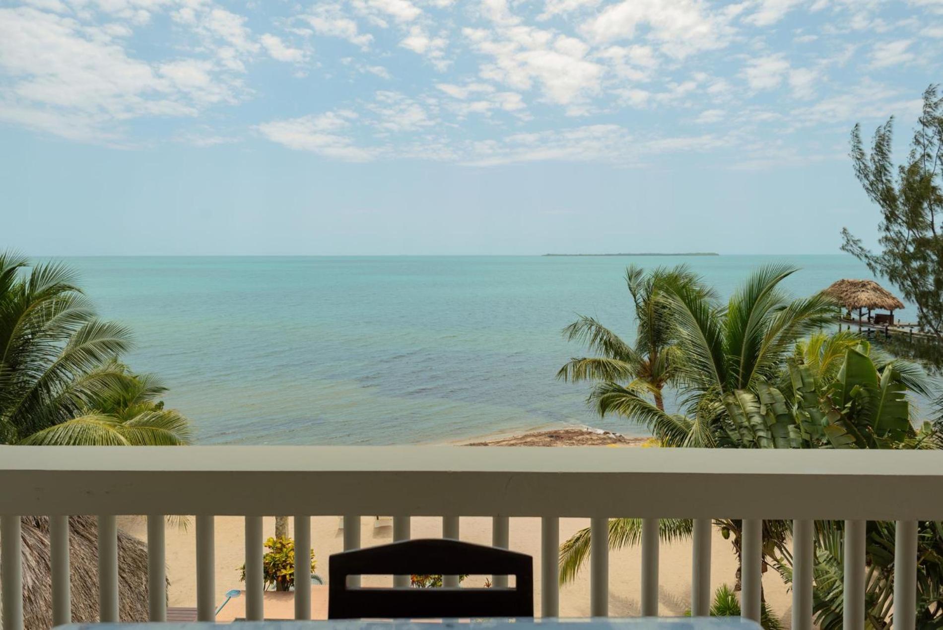 Jammin Gecko - 3 Story Oceanfront Luxury Villa 5 Bedroom w Pool