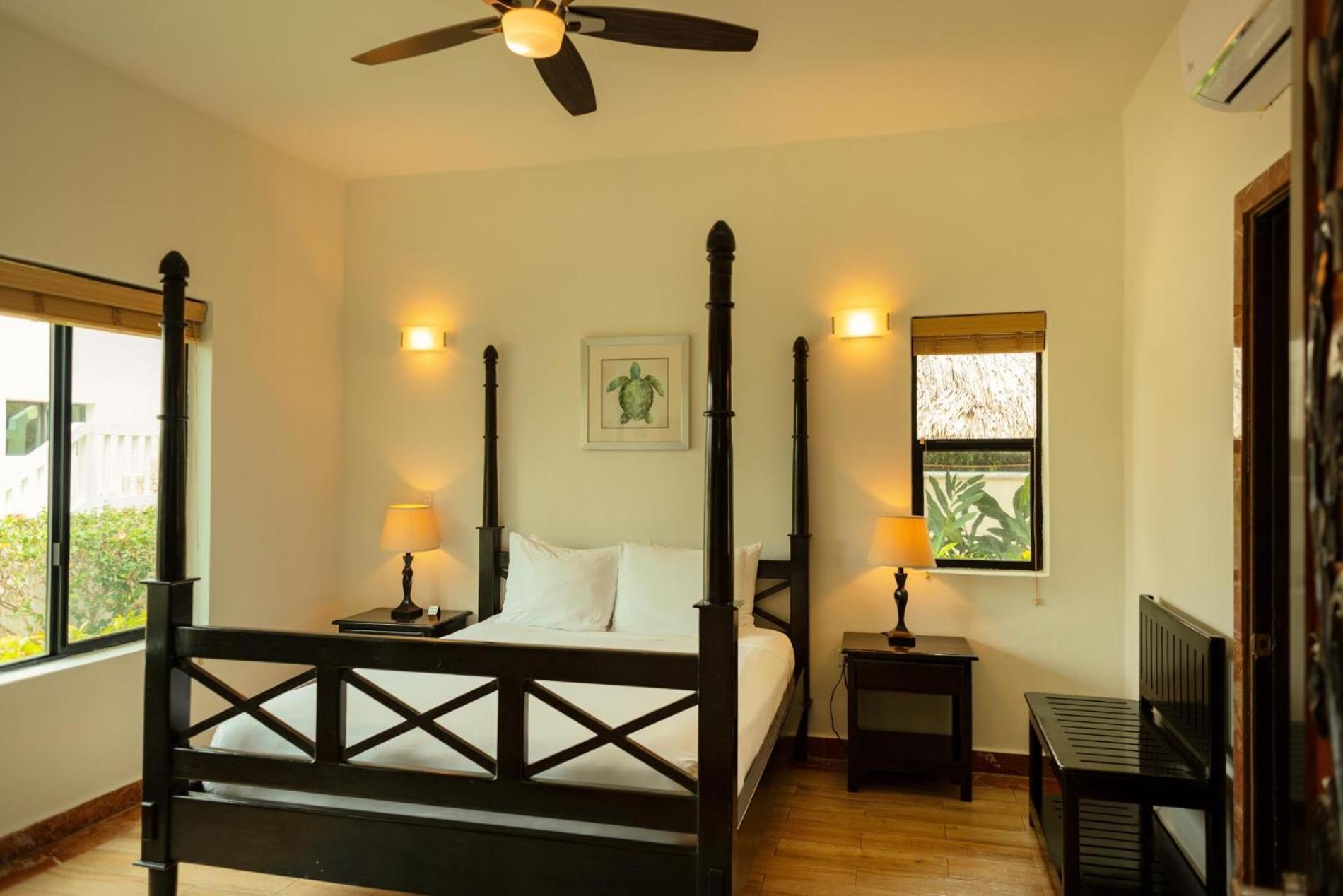 Jammin Gecko - 3 Story Oceanfront Luxury Villa 5 Bedroom w Pool