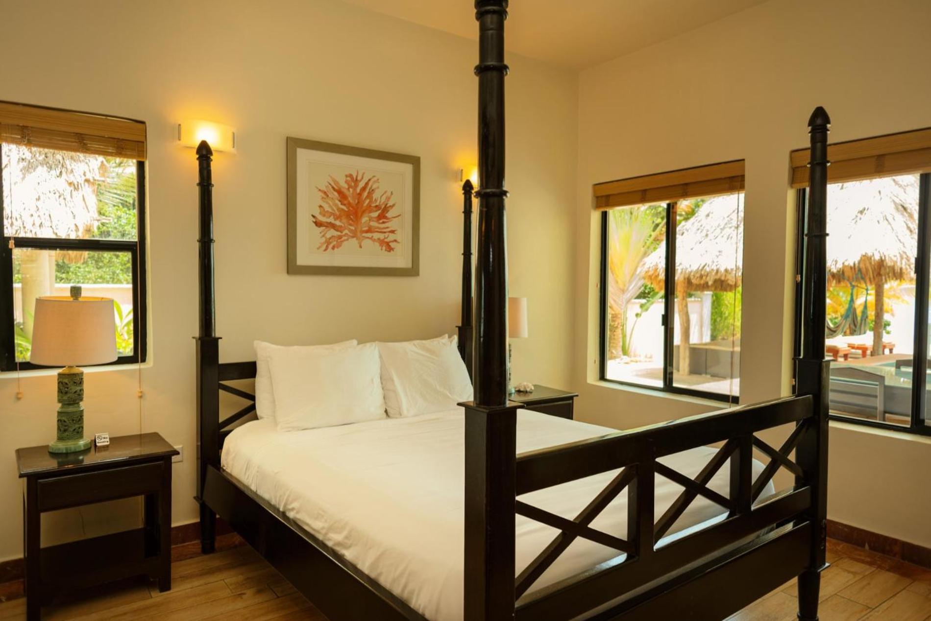 Jammin Gecko - 3 Story Oceanfront Luxury Villa 5 Bedroom w Pool
