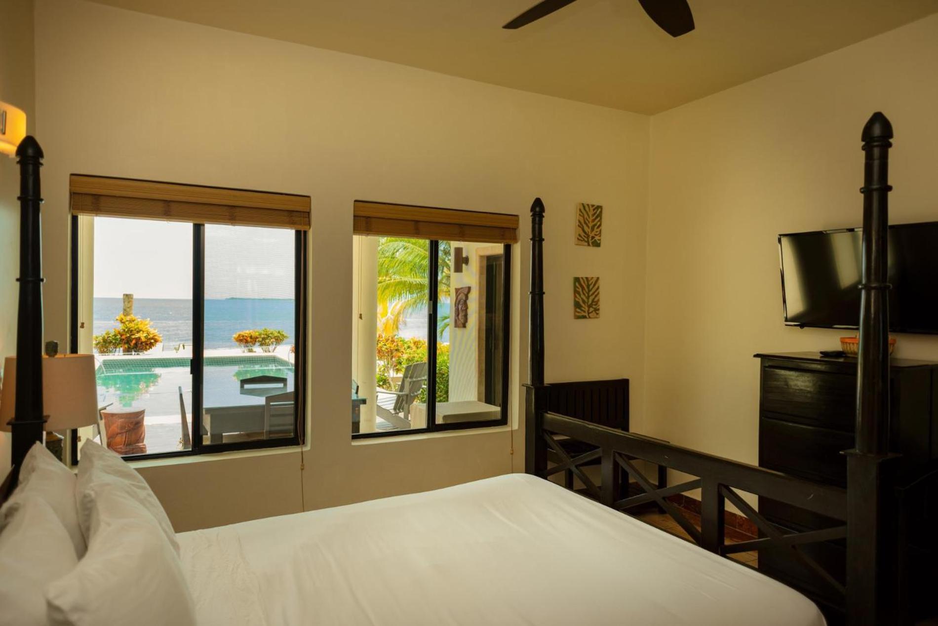 Jammin Gecko - 3 Story Oceanfront Luxury Villa 5 Bedroom w Pool