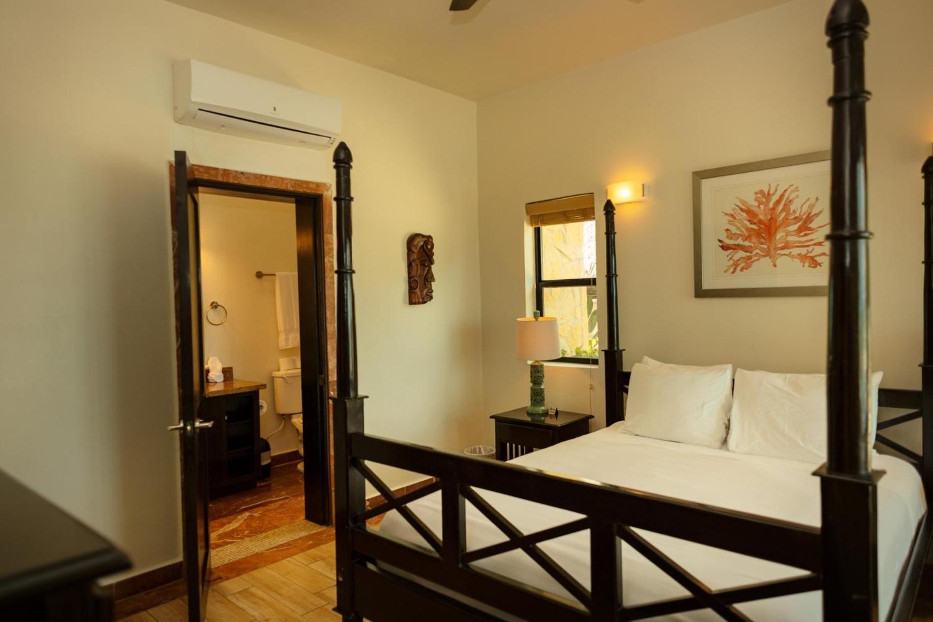 Jammin Gecko - 3 Story Oceanfront Luxury Villa 5 Bedroom w Pool