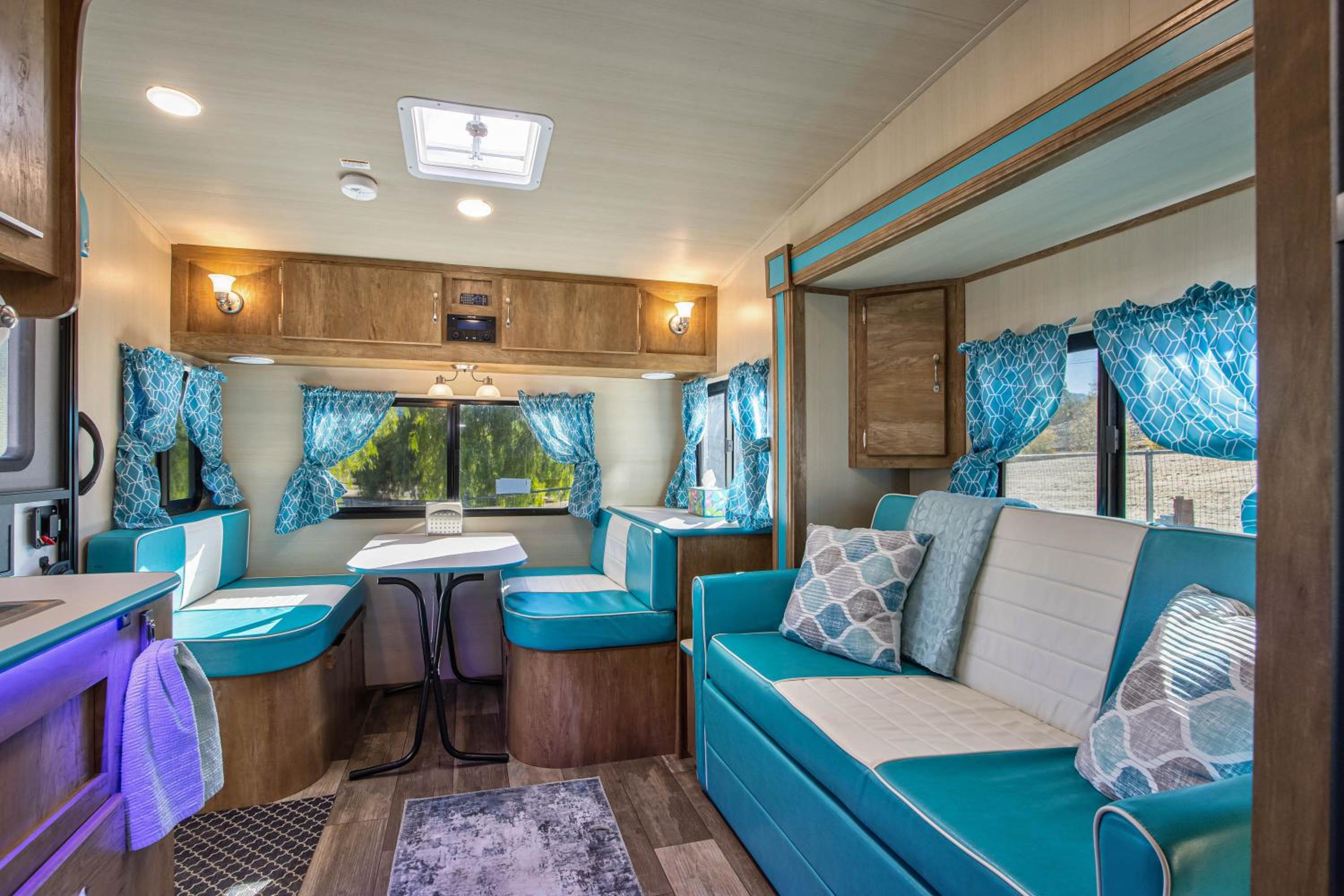 Vintage Rv - Pool, Dogs, Wineries Near Temecula - Property Image 17
