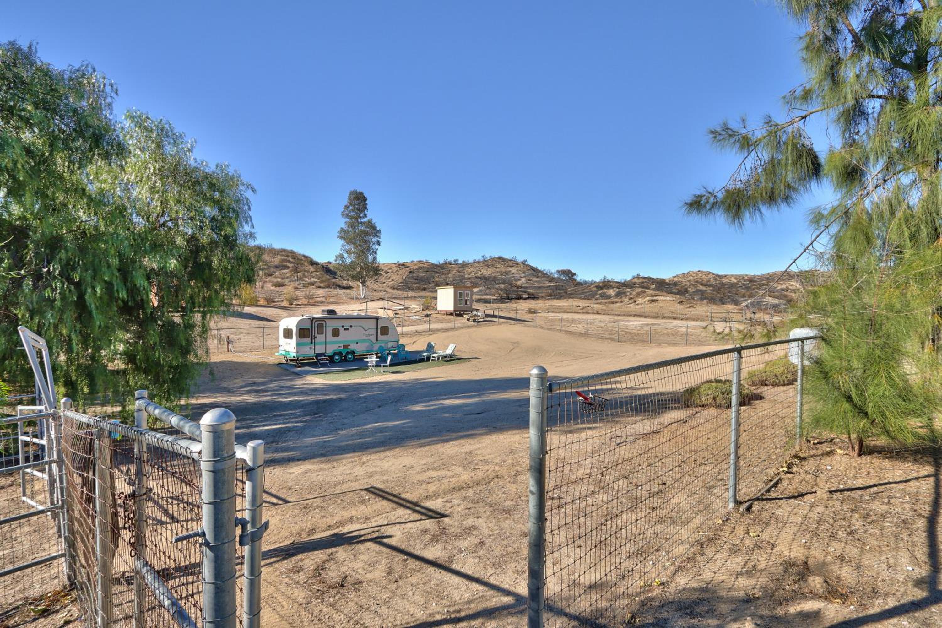Vintage Rv - Pool, Dogs, Wineries Near Temecula - Property Image 32