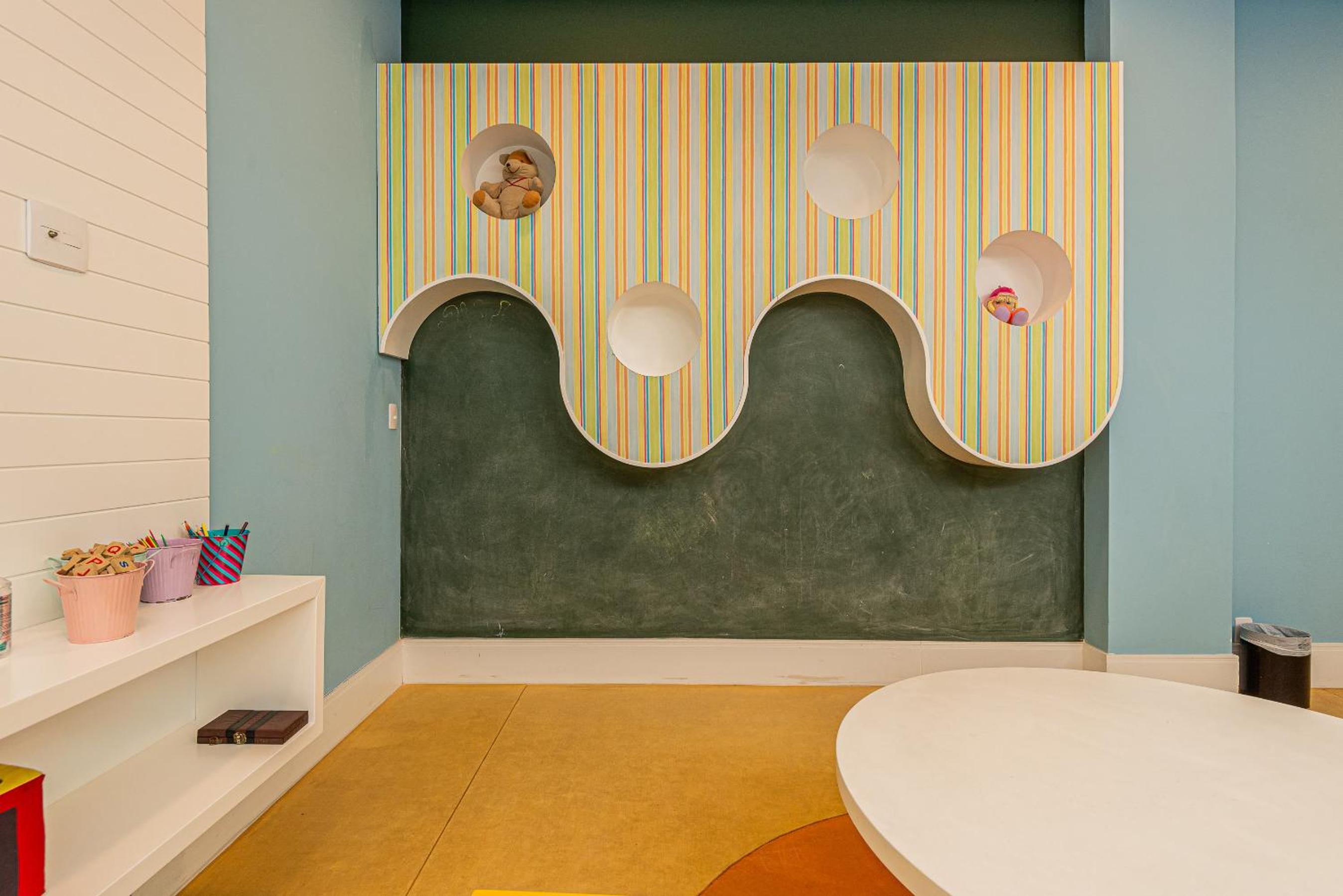 FLAT CODE ACLIMAÇÃO - PISCINA - ACADEMIA - SAUNA - Pet e infantil