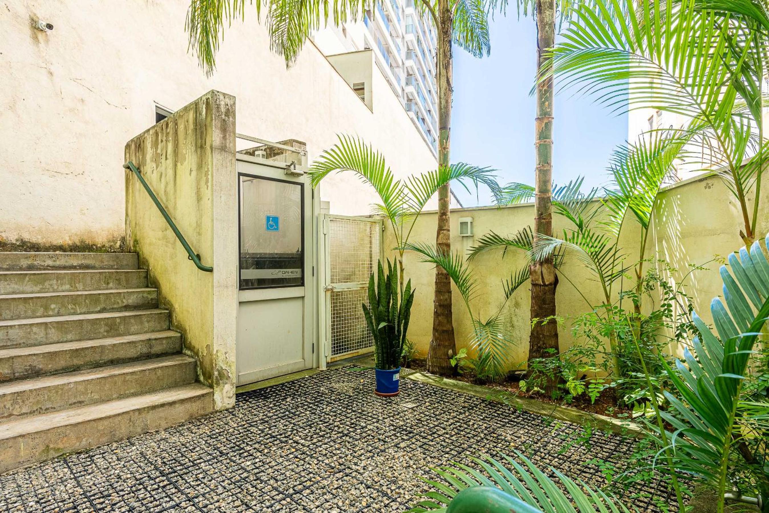 FLAT CODE ACLIMAÇÃO - PISCINA - ACADEMIA - SAUNA - Pet e infantil