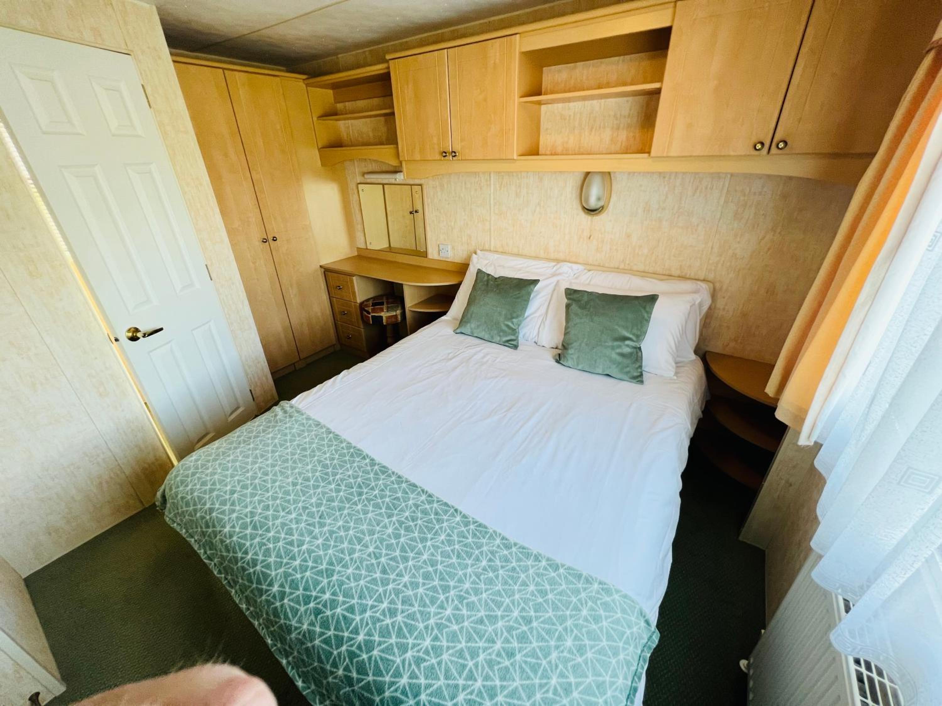 2 Bedroom Caravan SHS3, Sandhills, Bembridge view 3