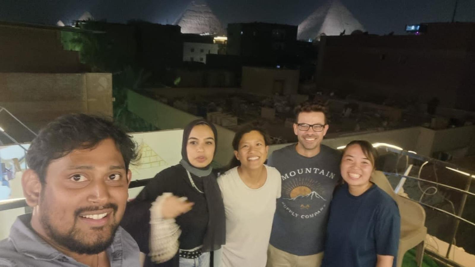 Jana Pyramids view inn