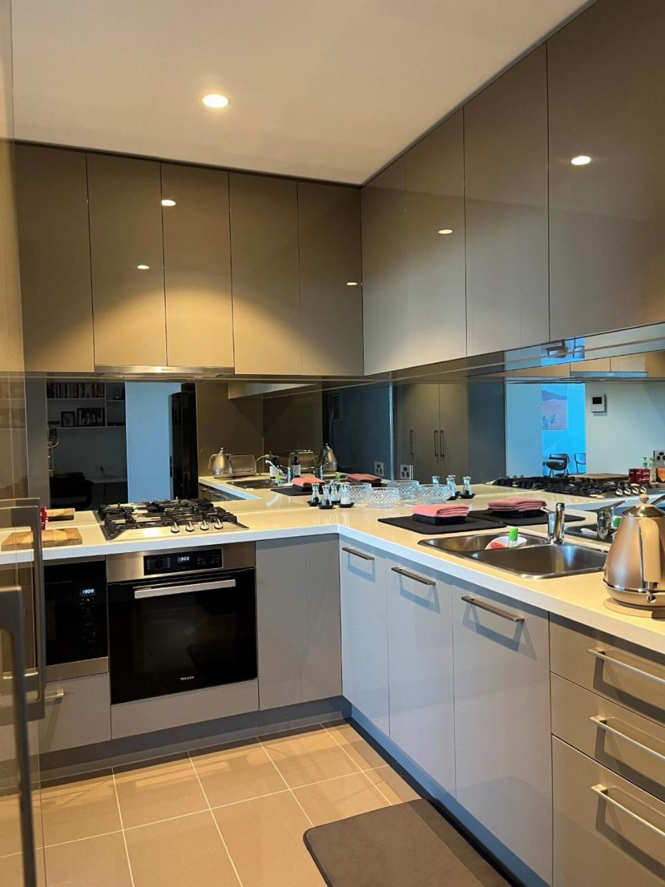 Modern 3 Bedroom Apartment with Amazing Views