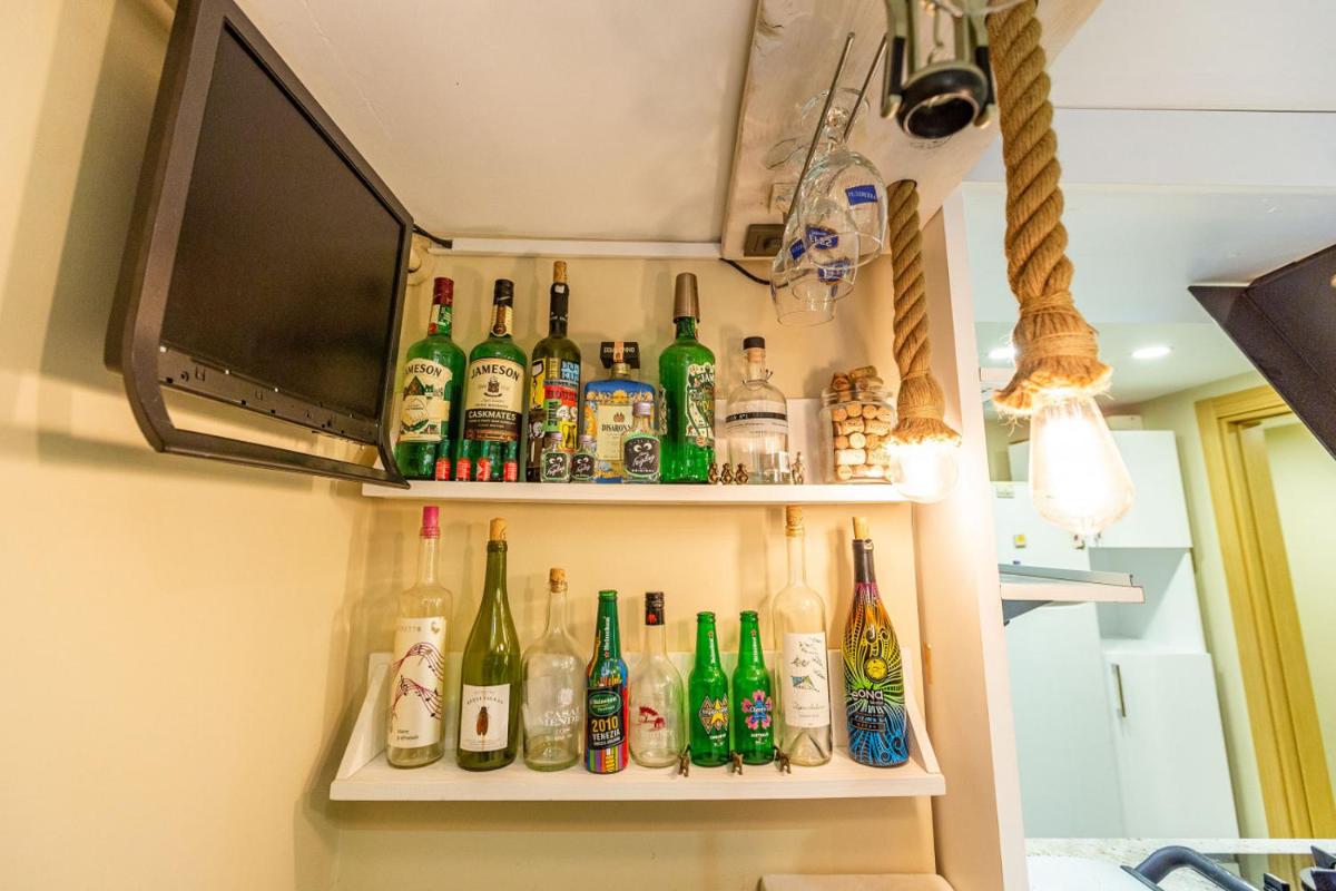 bar