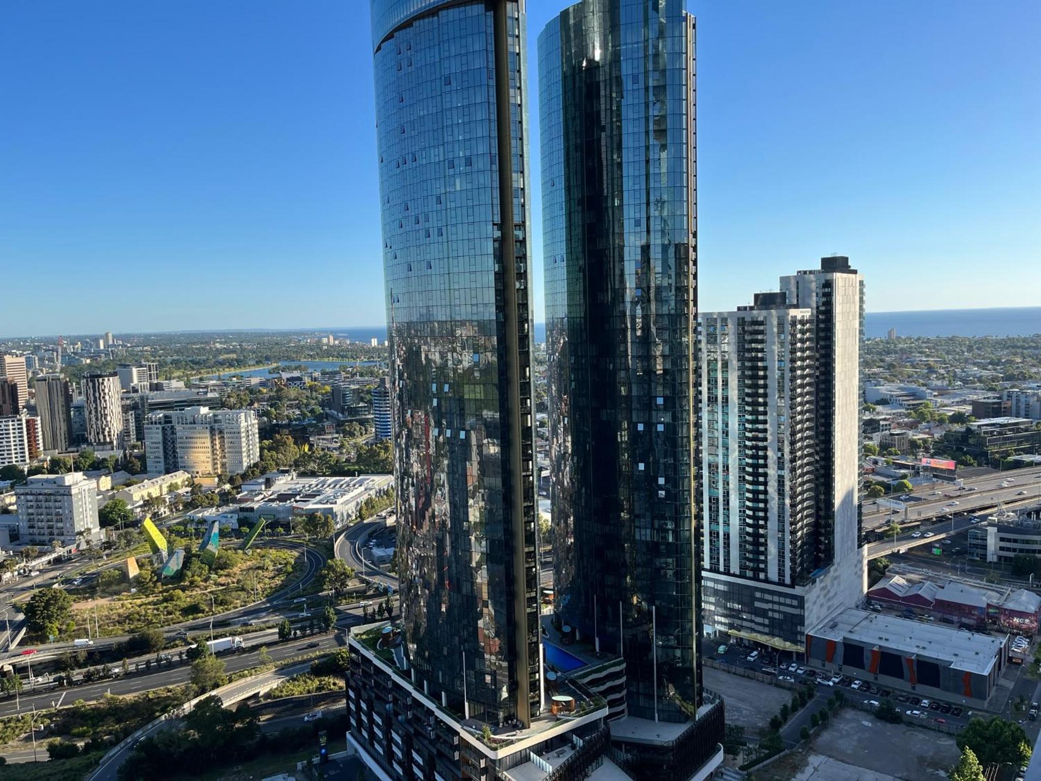 Modern 3 Bedroom Apartment with Amazing Views