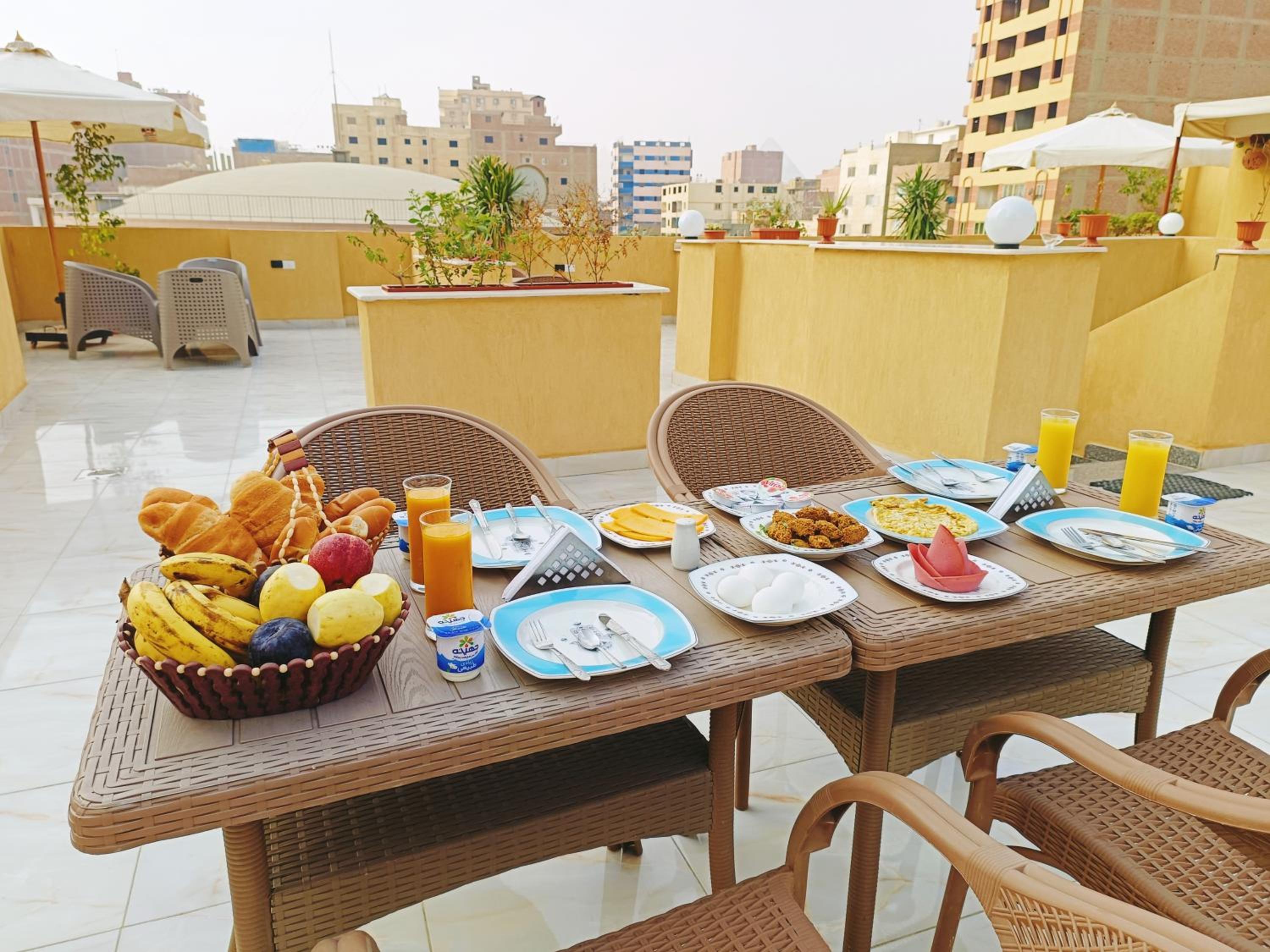 Discover pyramids inn