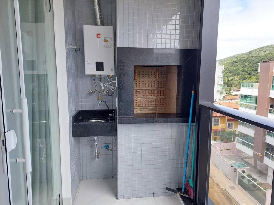 Ótimo Apto, Jacuzzi aquecida e piscina, pertinho da praia
