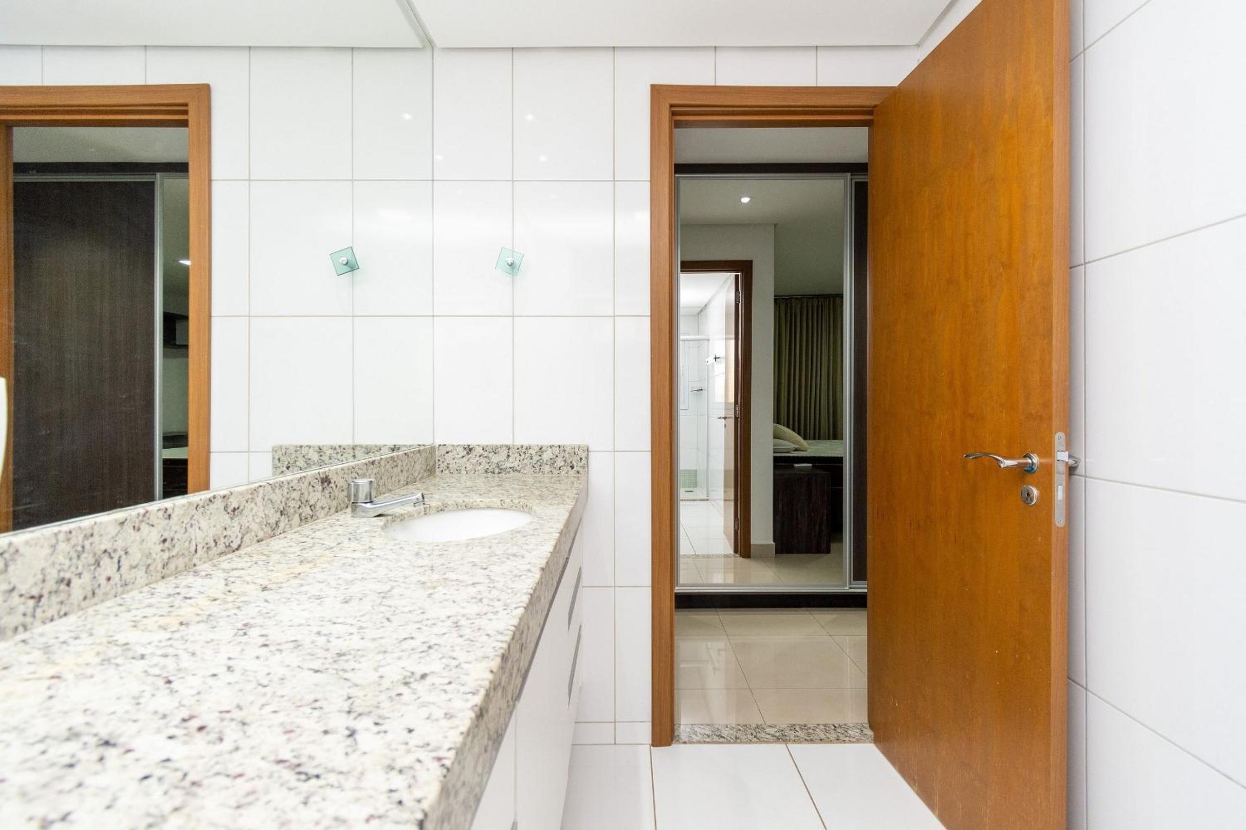 Modern Flats in Setor Bueno TXP S03