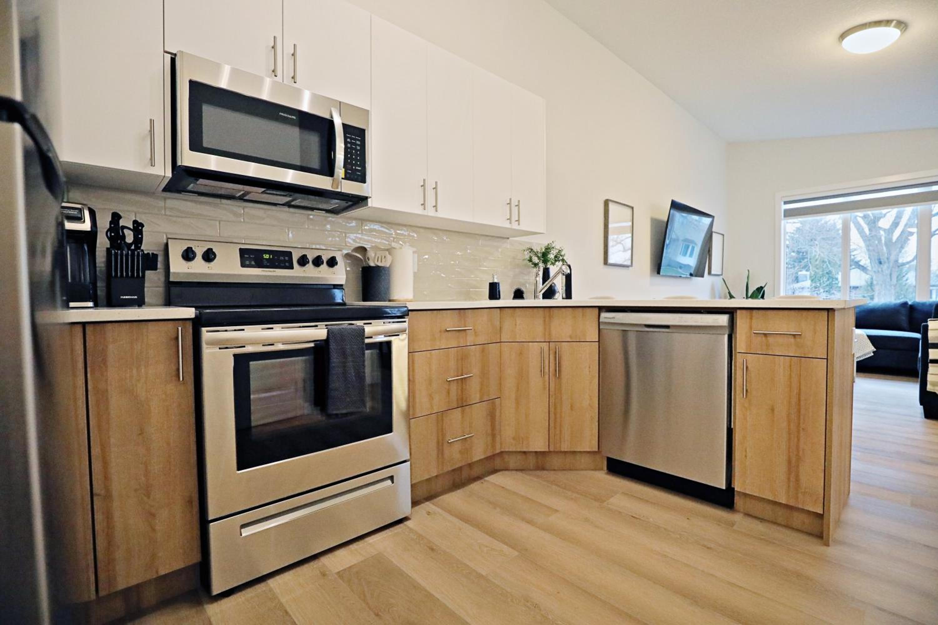 Central 5 Bedroom, AC, Rogers, Commonwealth, EXPO