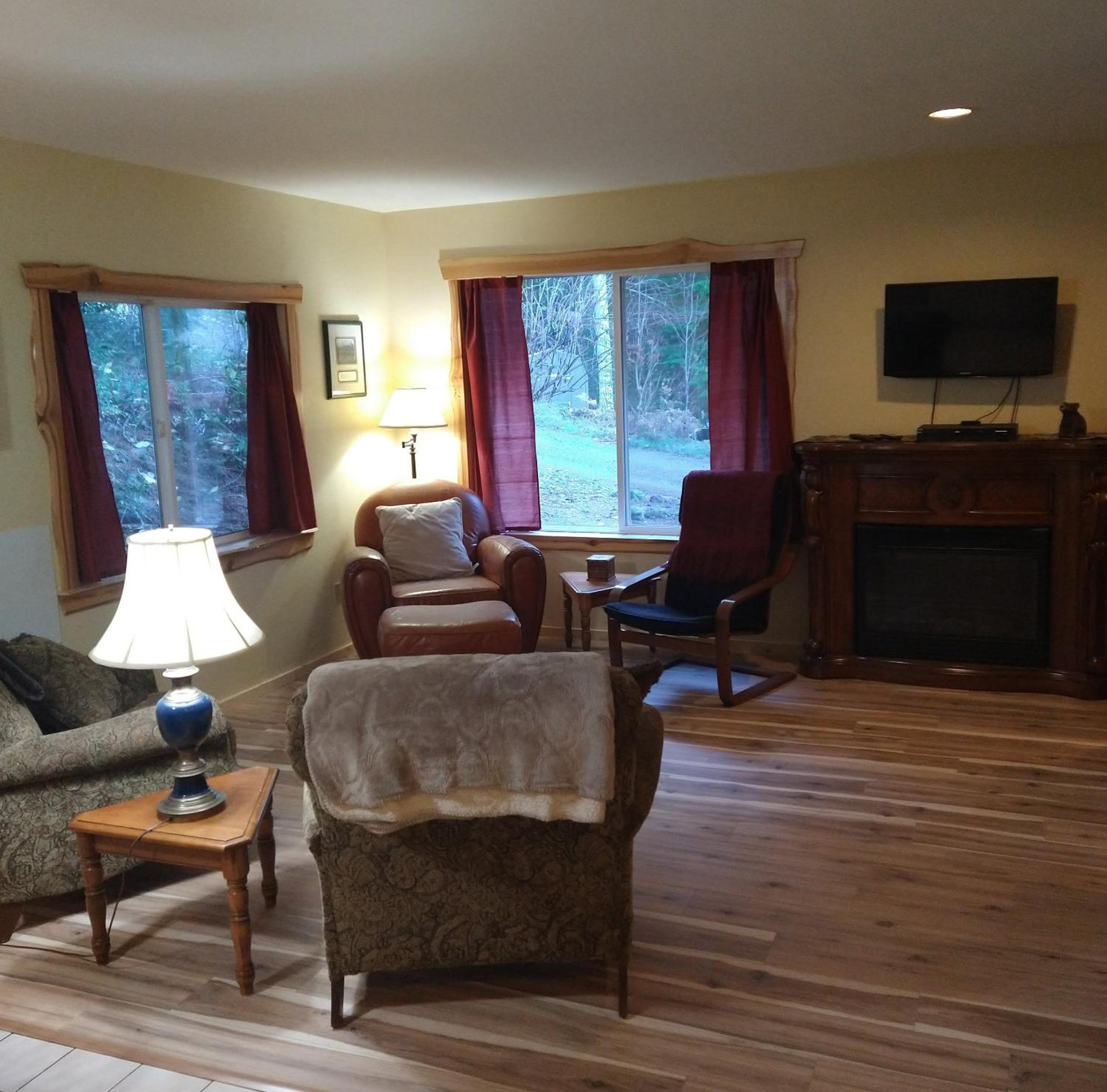 Hall Creek Cabin