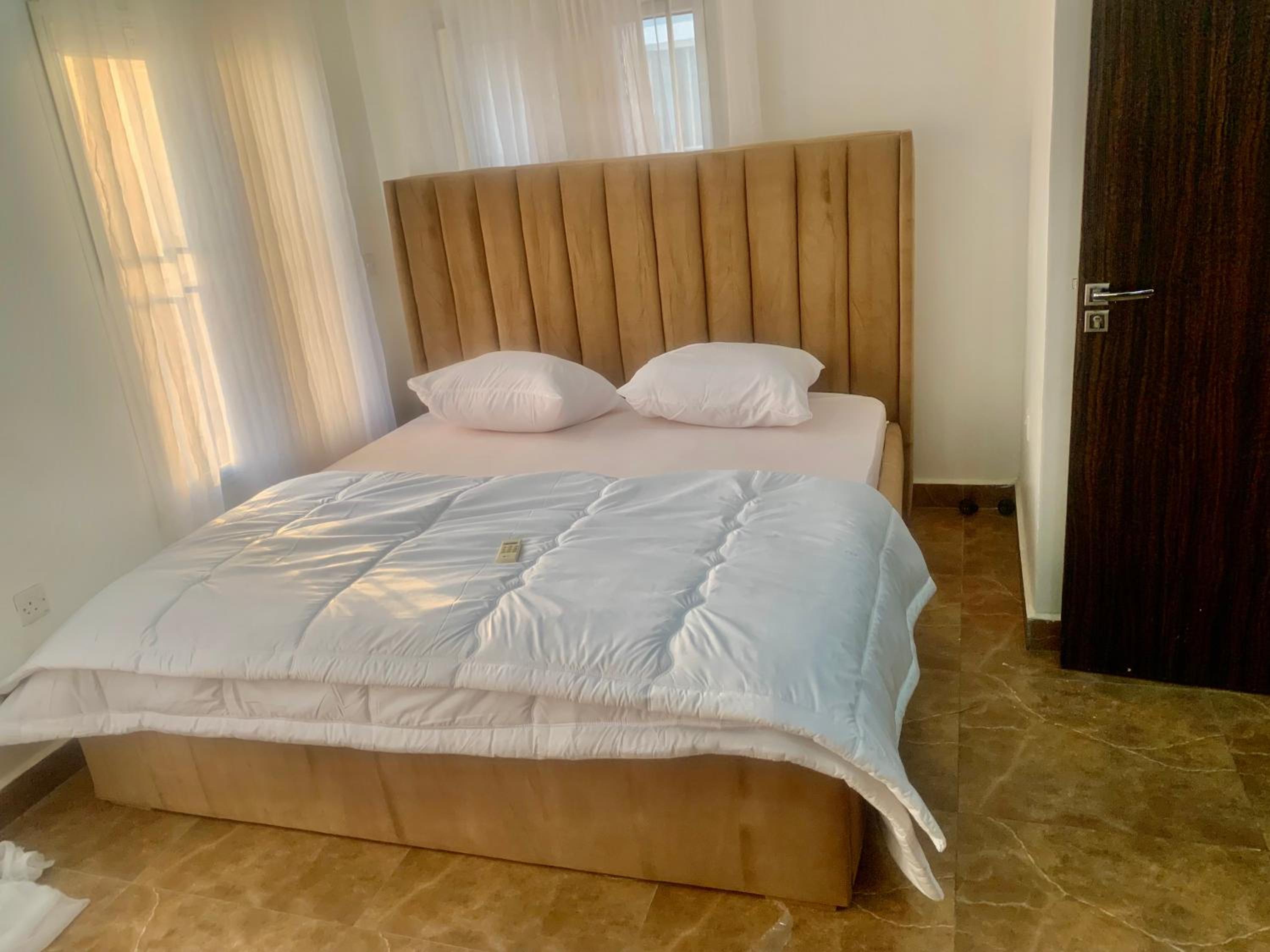 Amazing one bedroom flat view 4
