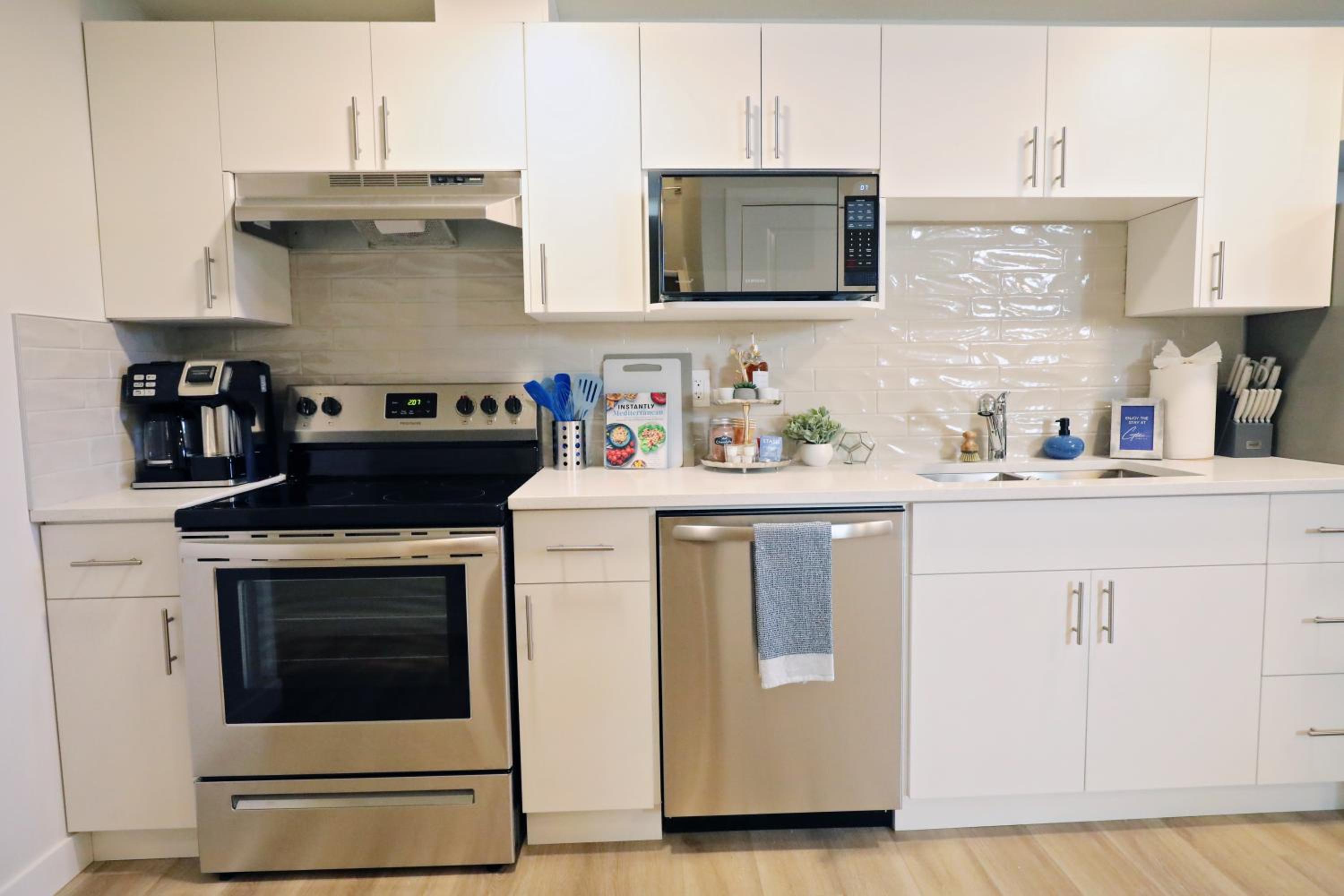 Central 5 Bedroom, AC, Rogers, Commonwealth, EXPO