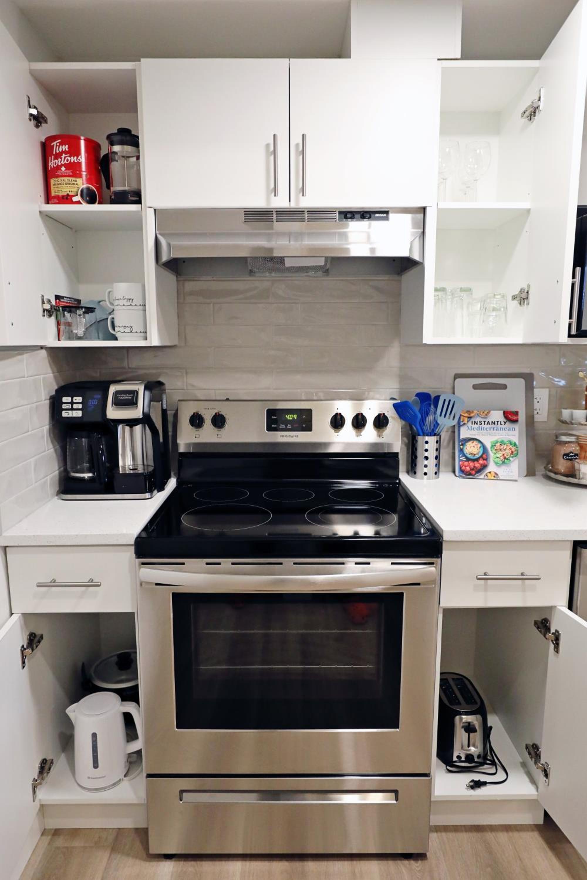 Central 5 Bedroom, AC, Rogers, Commonwealth, EXPO