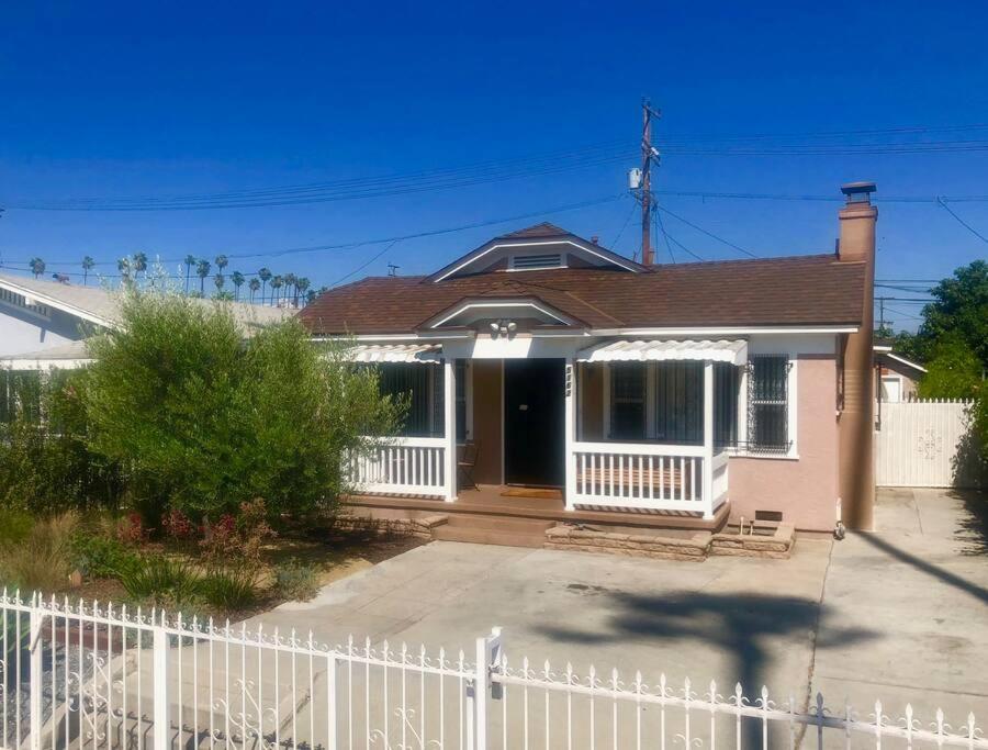 Charming Los Angeles Craftsman-Cottage House