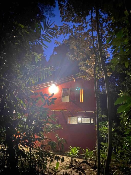 Casa Vermelha no Sítio das Árvores