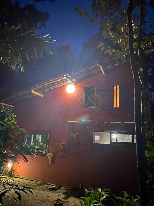 Casa Vermelha no Sítio das Árvores