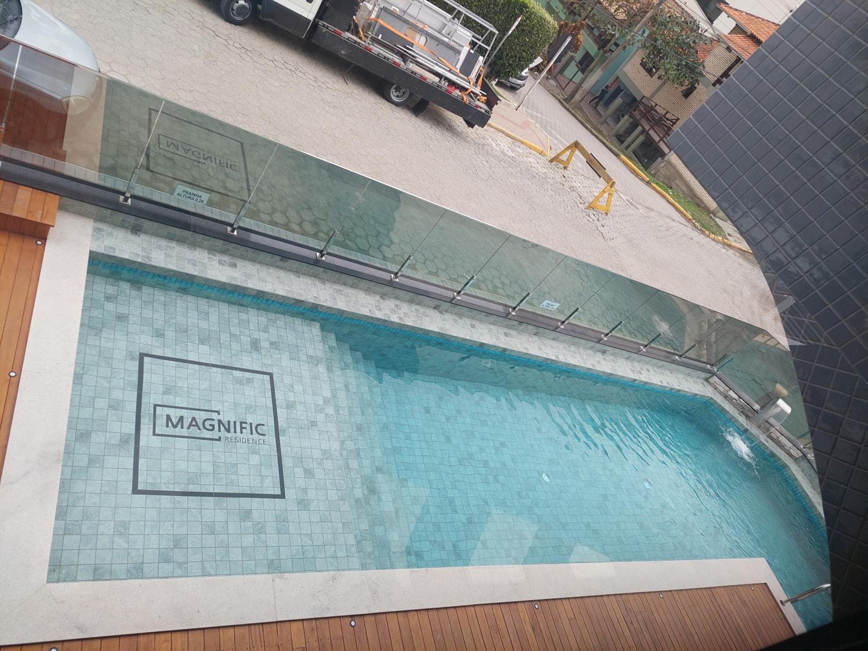 Ótimo Apto, Jacuzzi aquecida e piscina, pertinho da praia