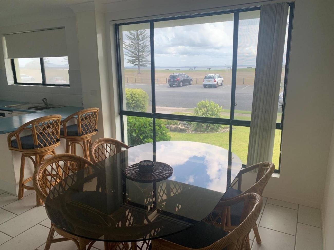 Hi Surf Unit 2, 92 Head Street, Forster