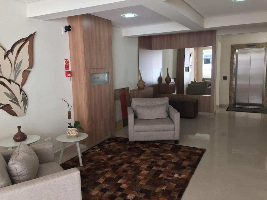 Apto LINDO NOVO, Ótima Localização com dois Dormitórios e Varanda Gourmet