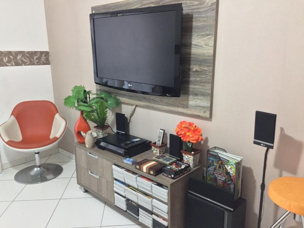 Apto LINDO NOVO, Ótima Localização com dois Dormitórios e Varanda Gourmet