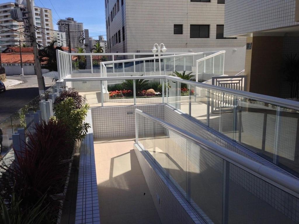 Apto LINDO NOVO, Ótima Localização com dois Dormitórios e Varanda Gourmet