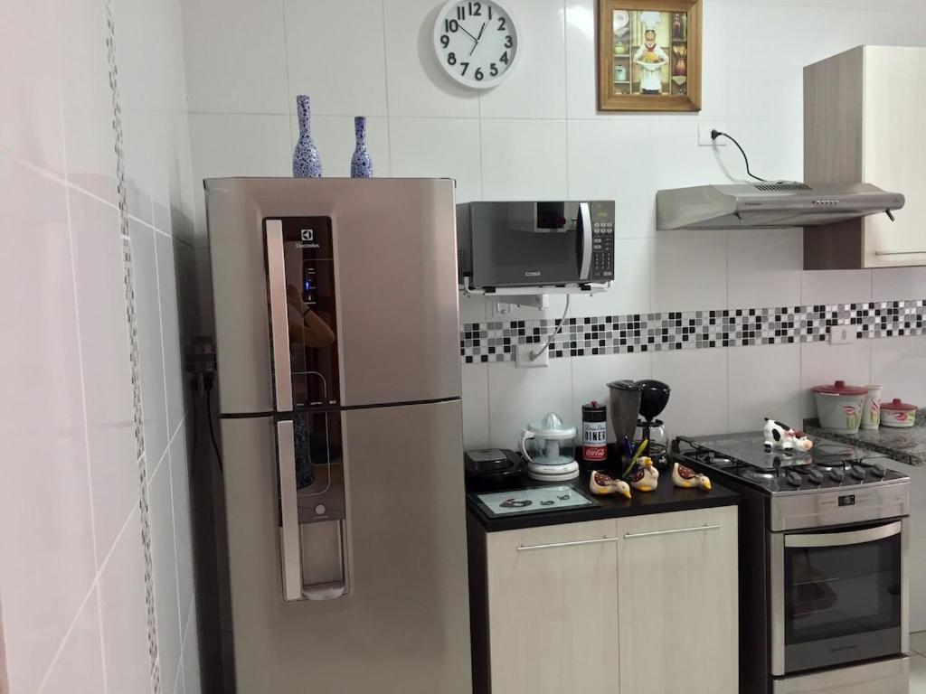 Apto LINDO NOVO, Ótima Localização com dois Dormitórios e Varanda Gourmet