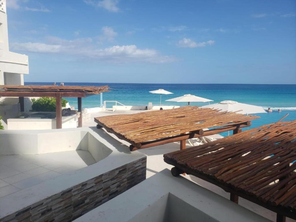 Beachfront Studio With Ocean View