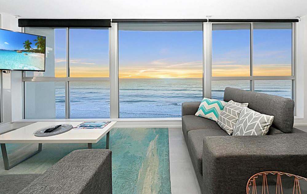 Golden Sands on the Beach - Absolute Beachfront Apartments-1