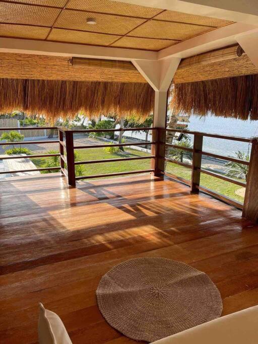 Private Beachfront Villa w/ pool