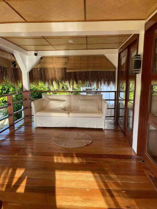 Private Beachfront Villa w/ pool
