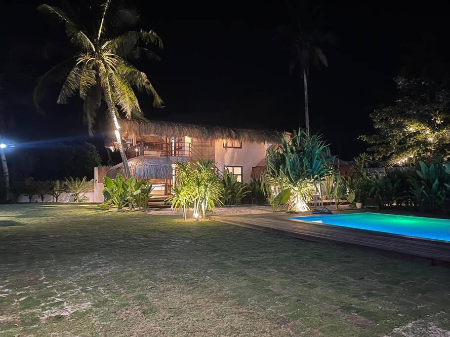 Private Beachfront Villa w/ pool