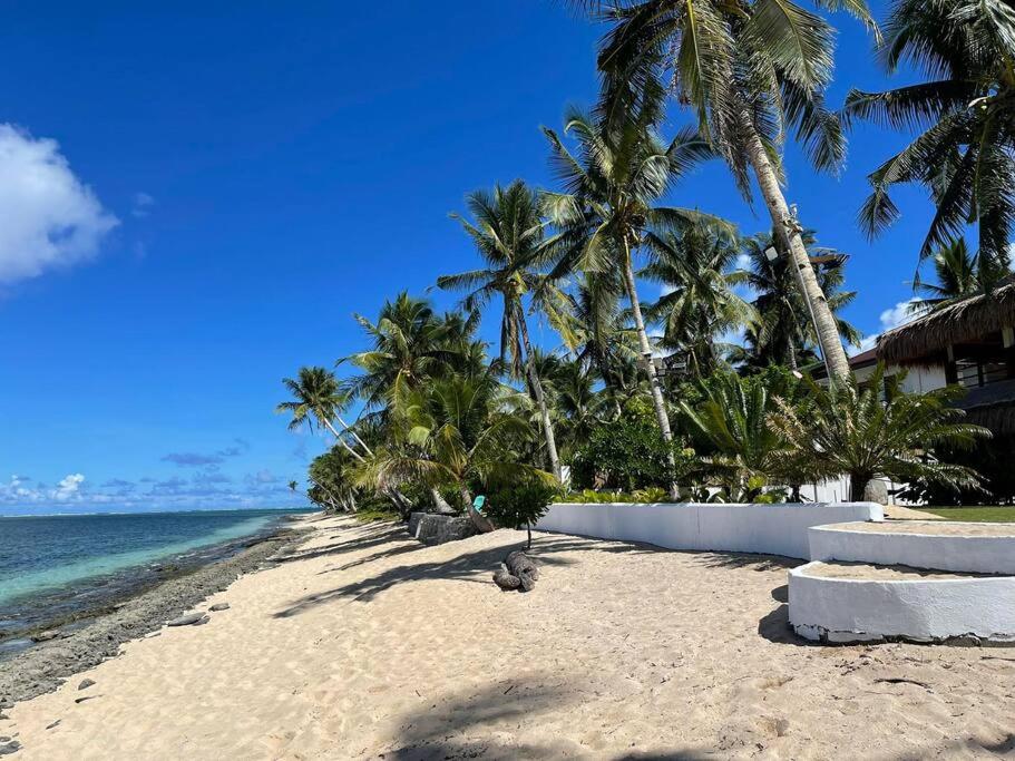 Private Beachfront Villa w/ pool