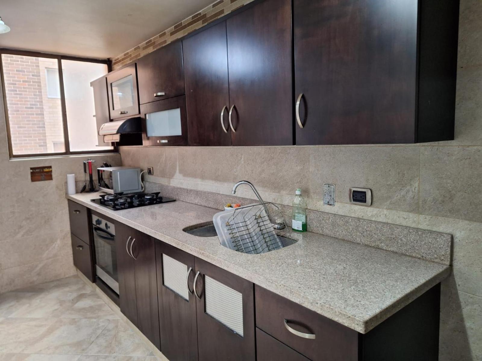 LA SÚPER HABITACIÓN DE LA FRONTERA POBLADO / ENVIGADO