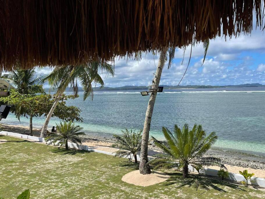 Private Beachfront Villa w/ pool