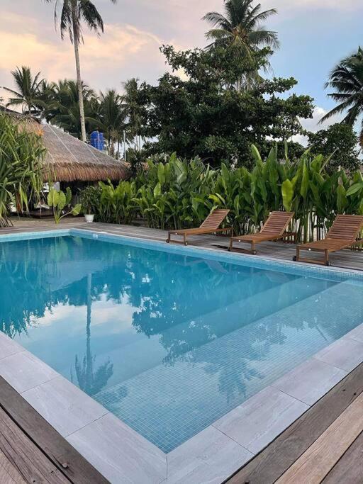 Private Beachfront Villa w/ pool