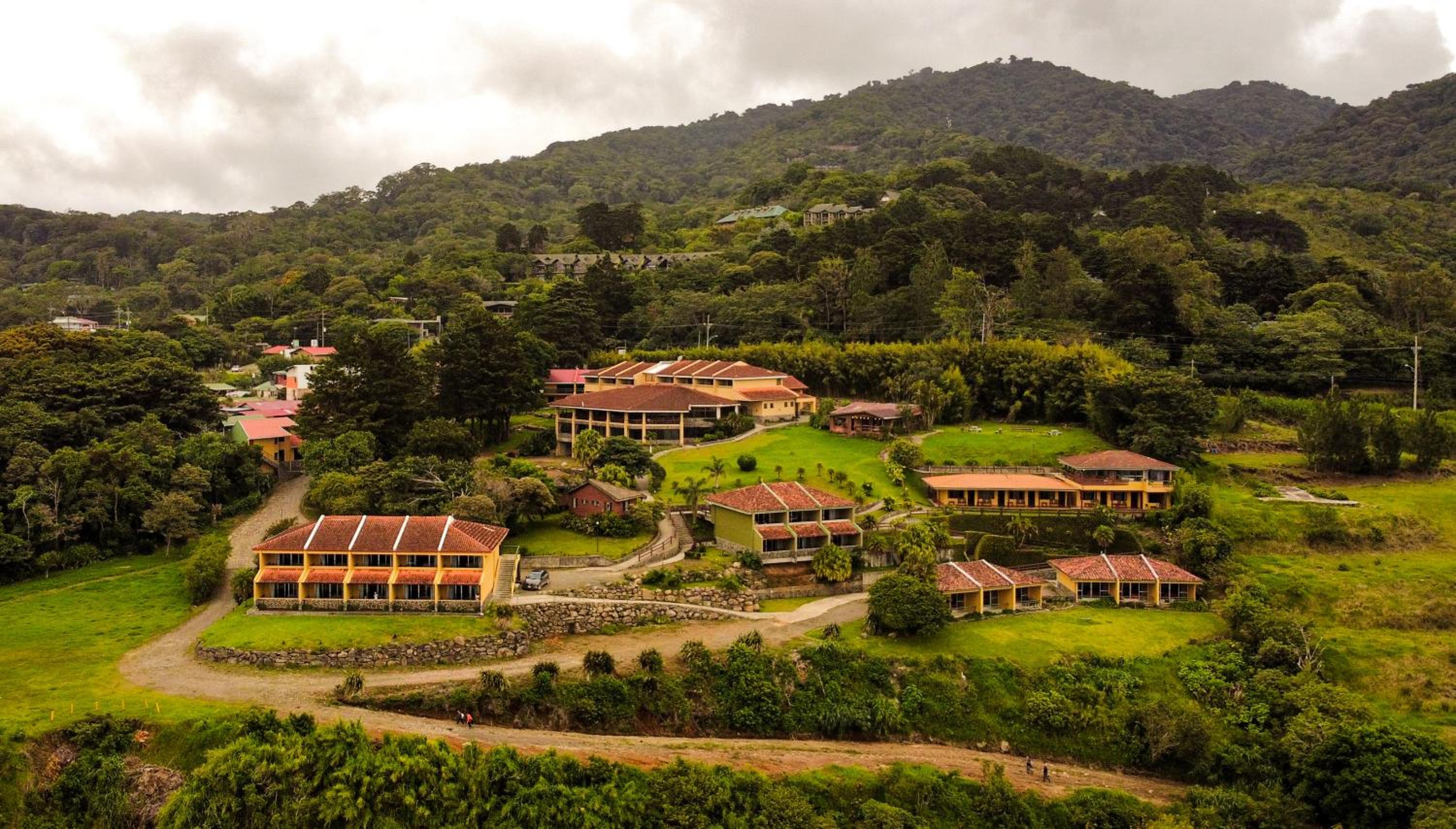 Hotel Montaña Monteverde - Image 1