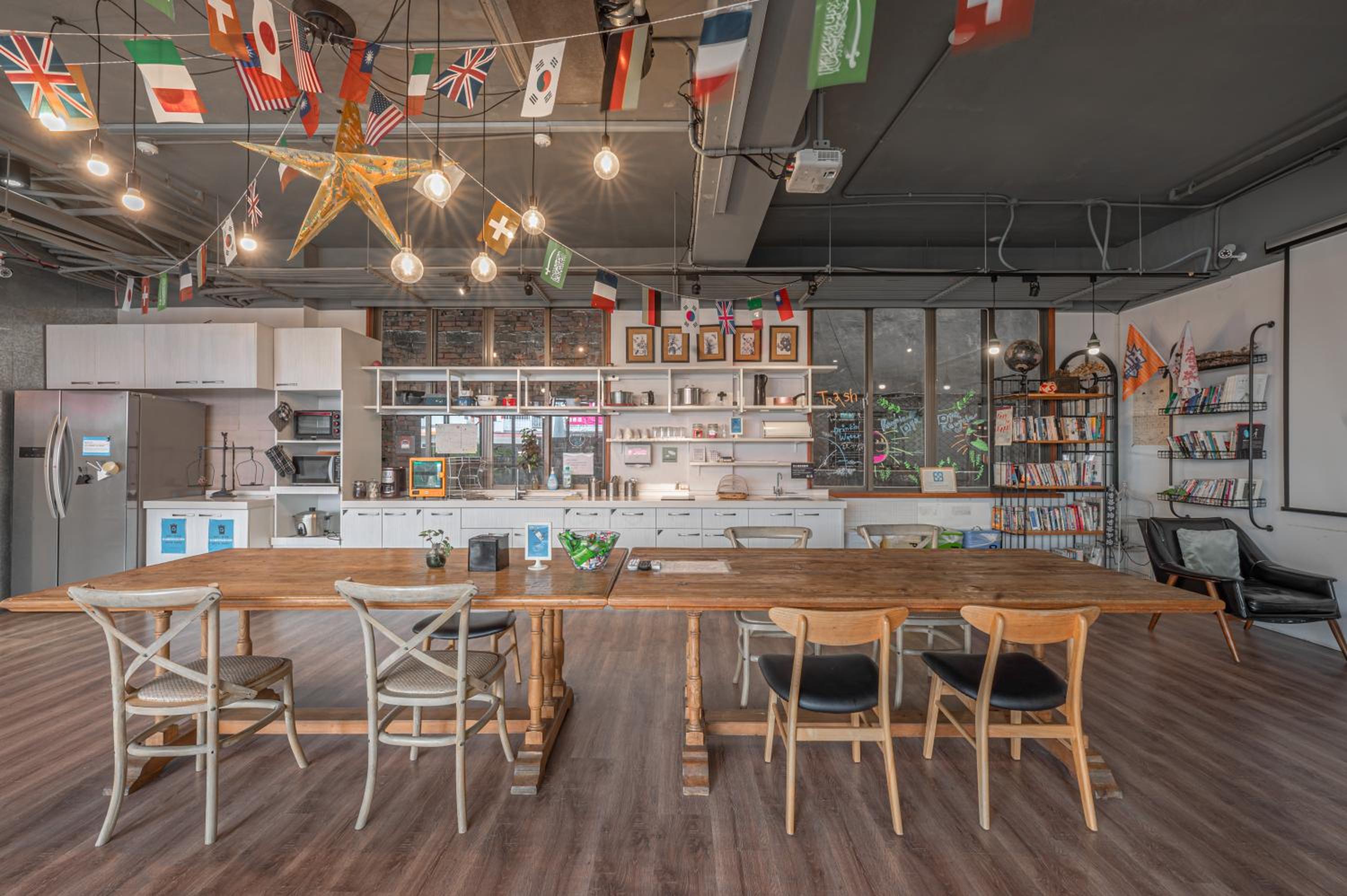 Light Hostel - Tainan