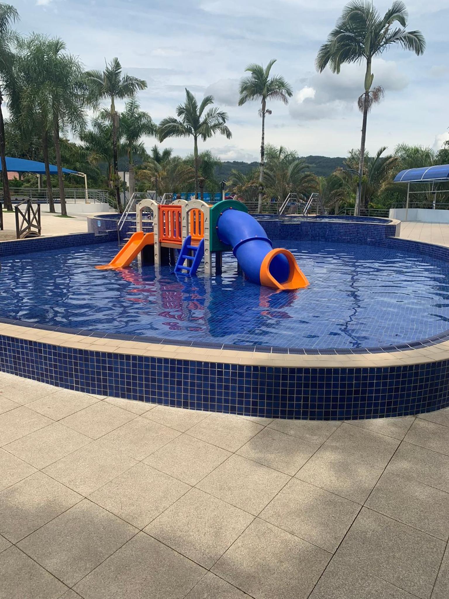 Encantador Apto NOVO, climatizado e confortável - 200m das Thermas