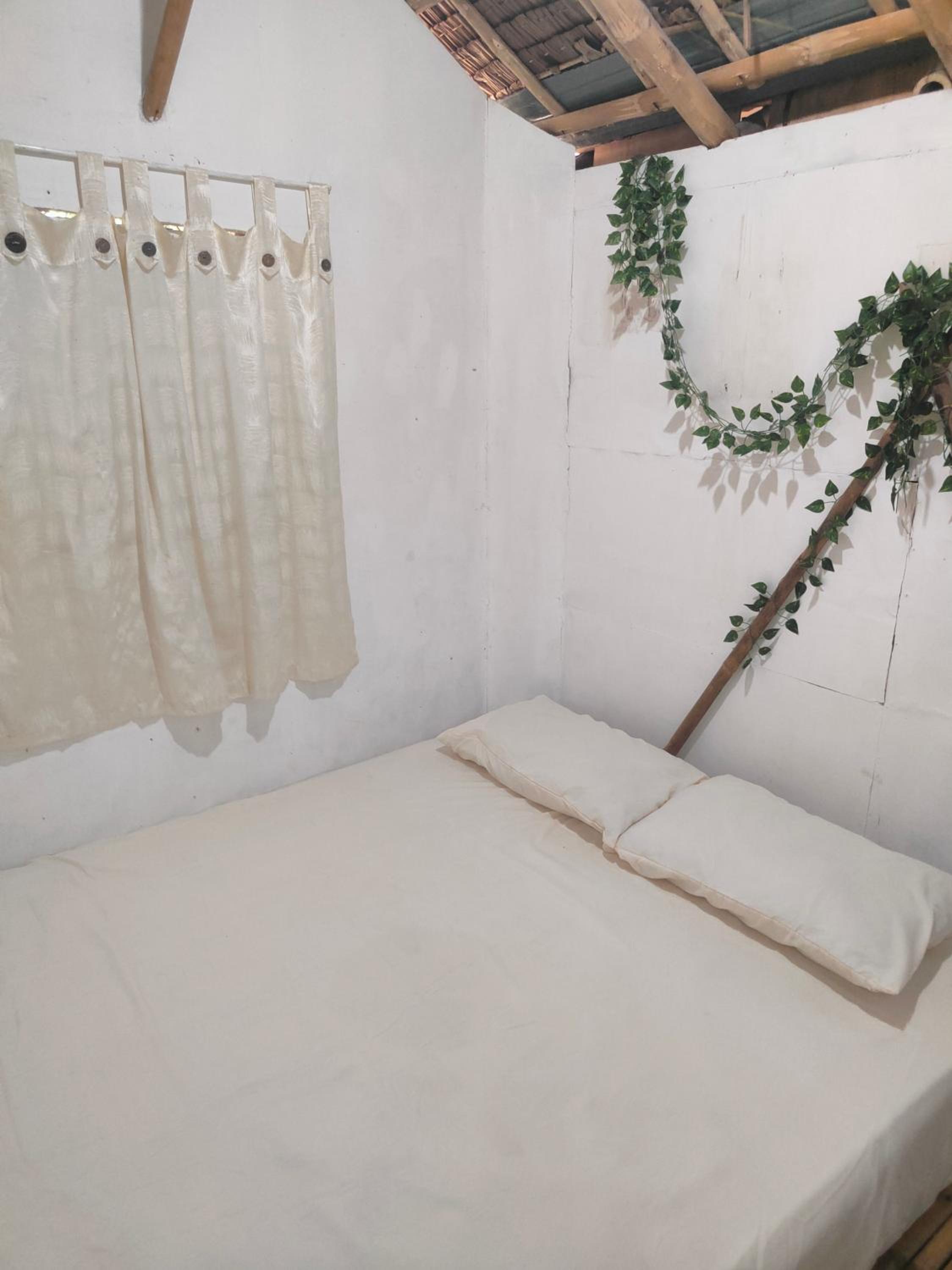Beach Front Calatagan Apartelle
