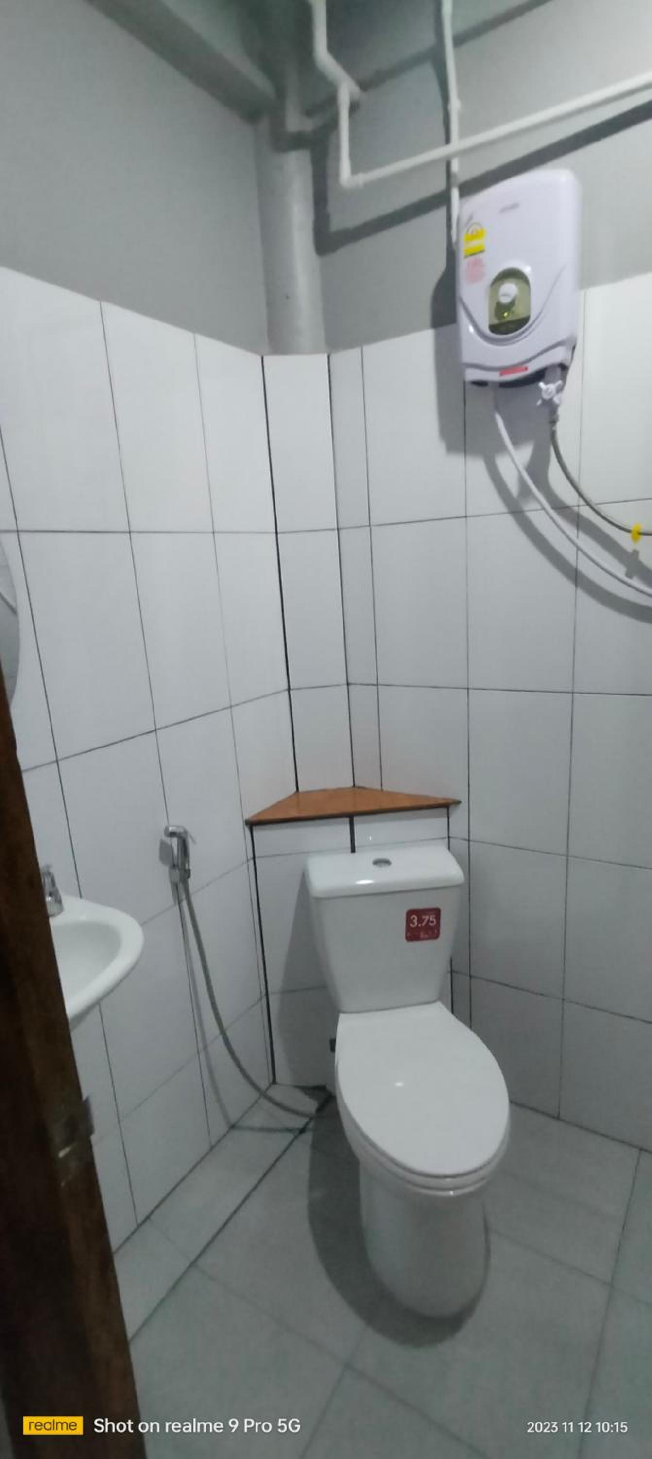 Easy Rooms and Minimart