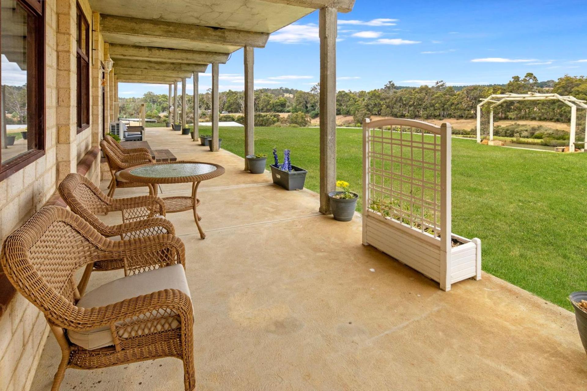 Nannup Ponds Top Floor Home