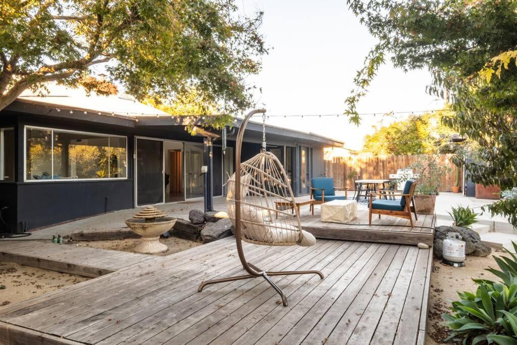 Old World Charm W/Dry Sauna & Water Front Dock view 3