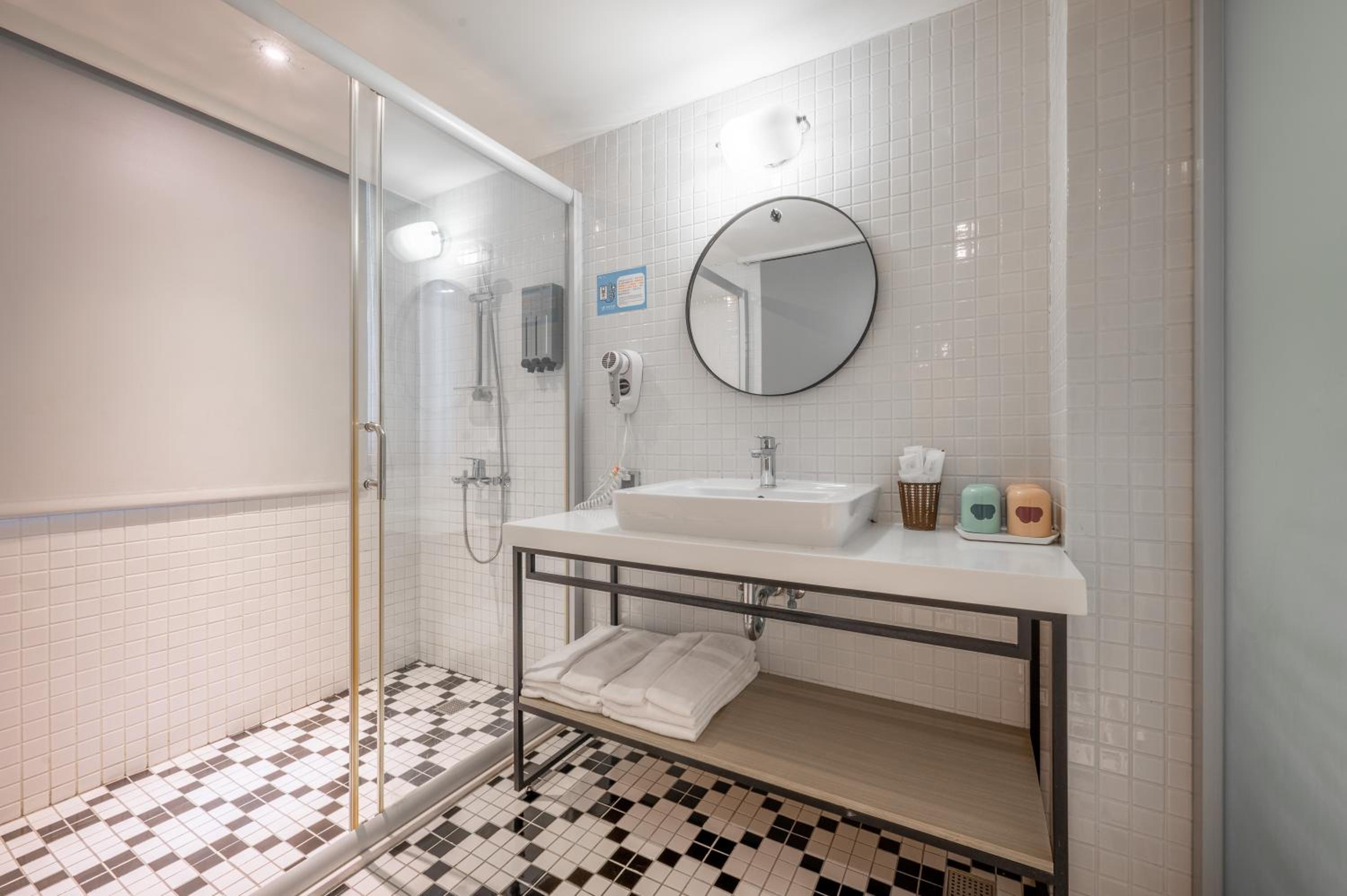 Light Hostel - Tainan